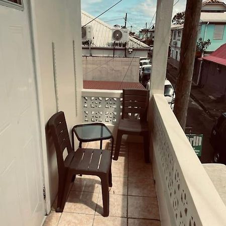 Shabbehs Inn Roseau Bagian luar foto